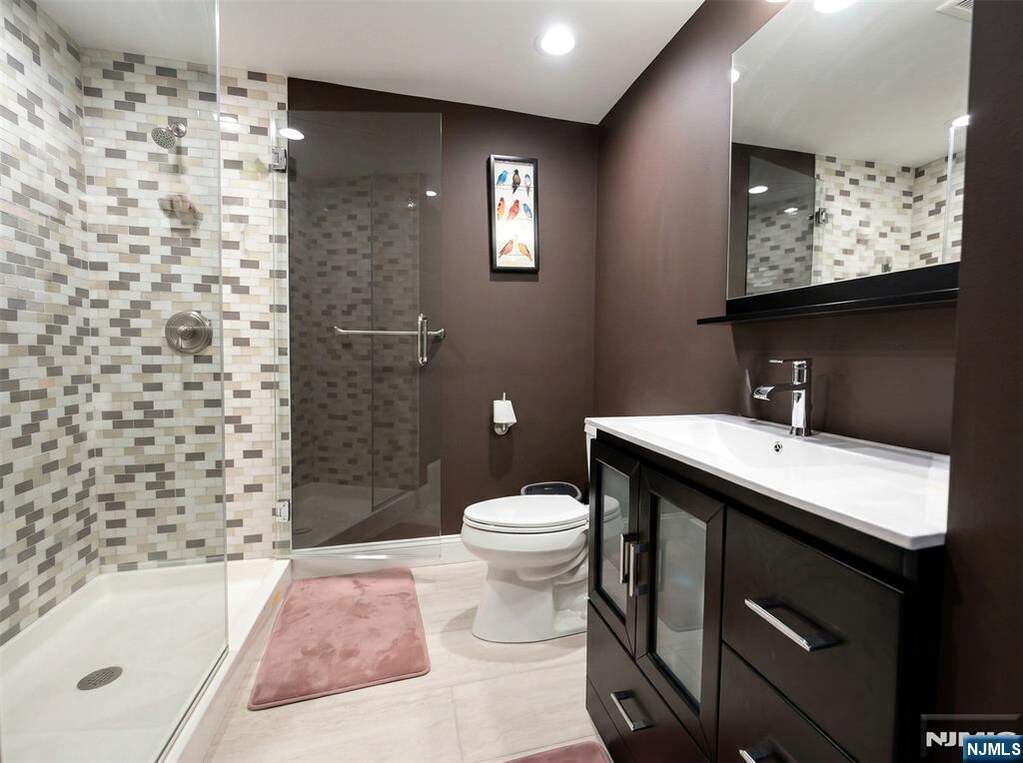 4 Bedroom Single Family Home/House's Image 37