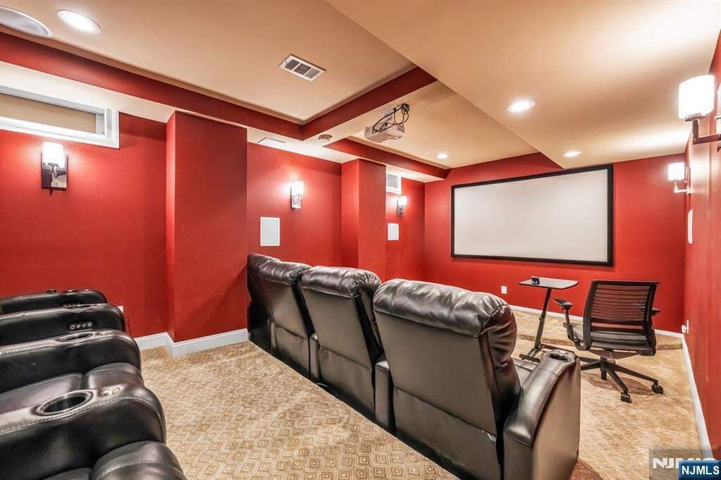 4 Bedroom Single Family Home/House's Image 38