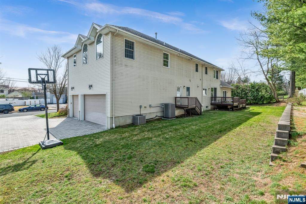 4 Bedroom Single Family Home/House's Image 44