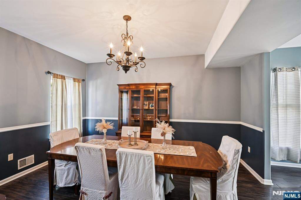 4 Bedroom Single Family Home/House's Image 14