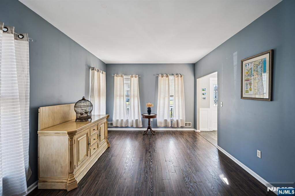 4 Bedroom Single Family Home/House's Image 17