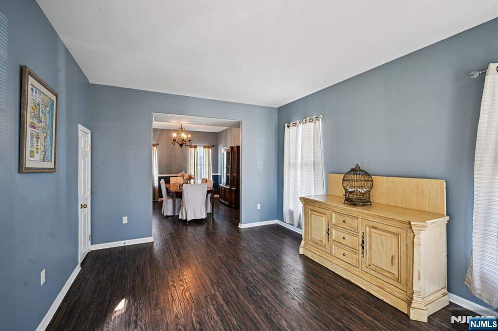4 Bedroom Single Family Home/House's Image 18