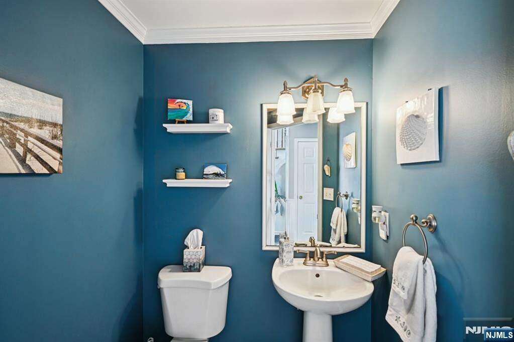 4 Bedroom Single Family Home/House's Image 21