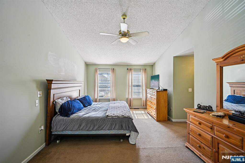 4 Bedroom Single Family Home/House's Image 22
