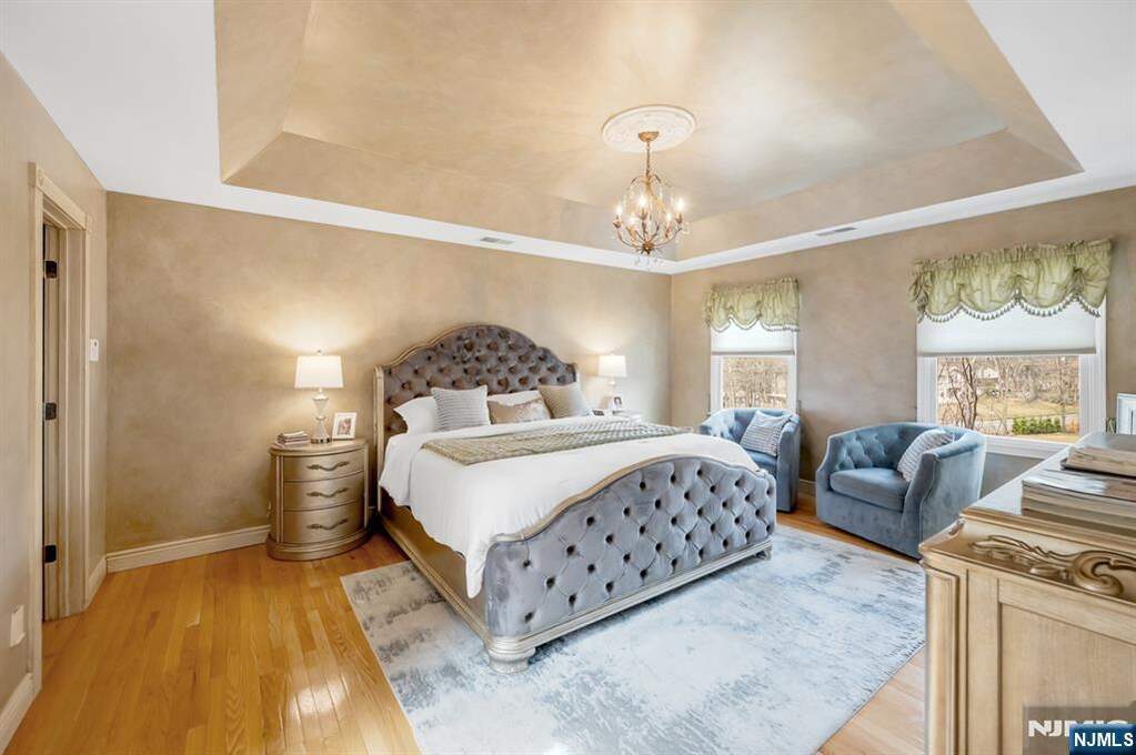 5 Bedroom Single Family Home/House's Image 18
