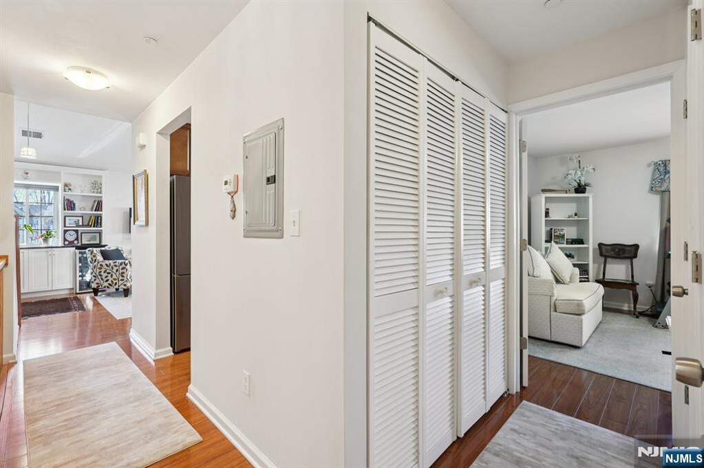 2 Bedroom Apartment/Flat's Image 18