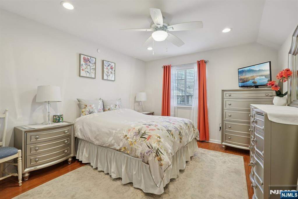 2 Bedroom Apartment/Flat's Image 22