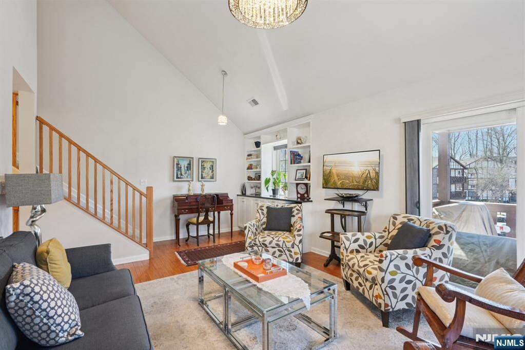 2 Bedroom Apartment/Flat's Image 4