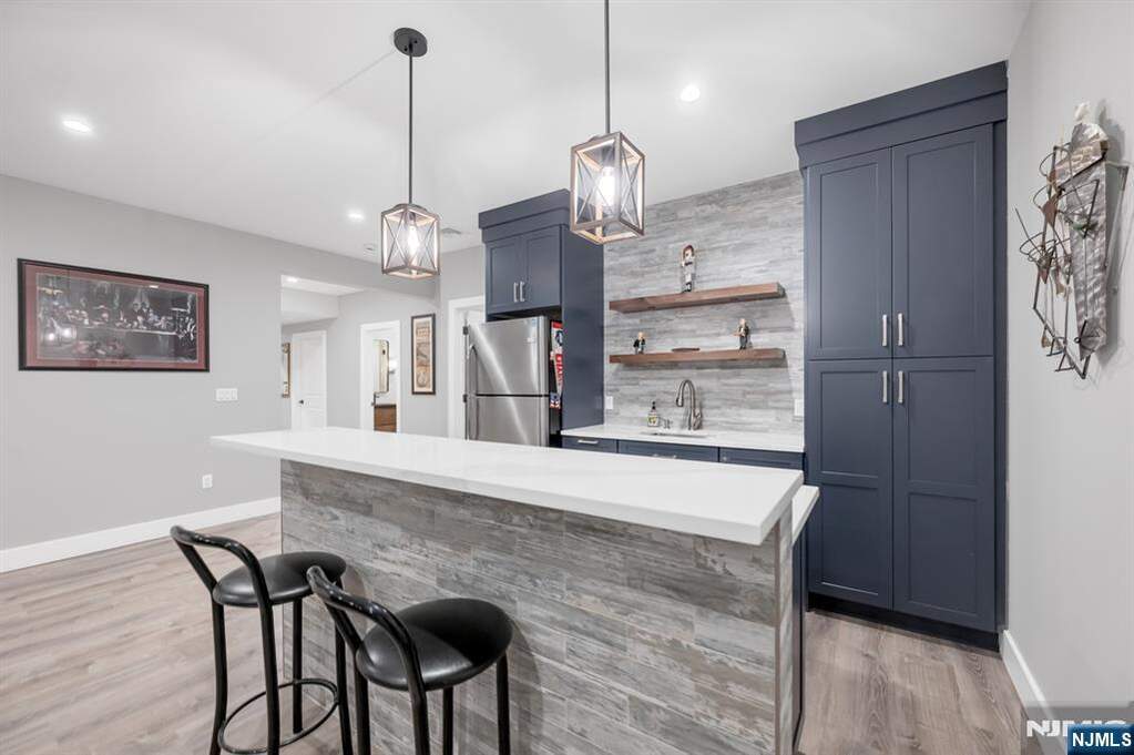 6 Bedroom Single Family Home/House's Image 37