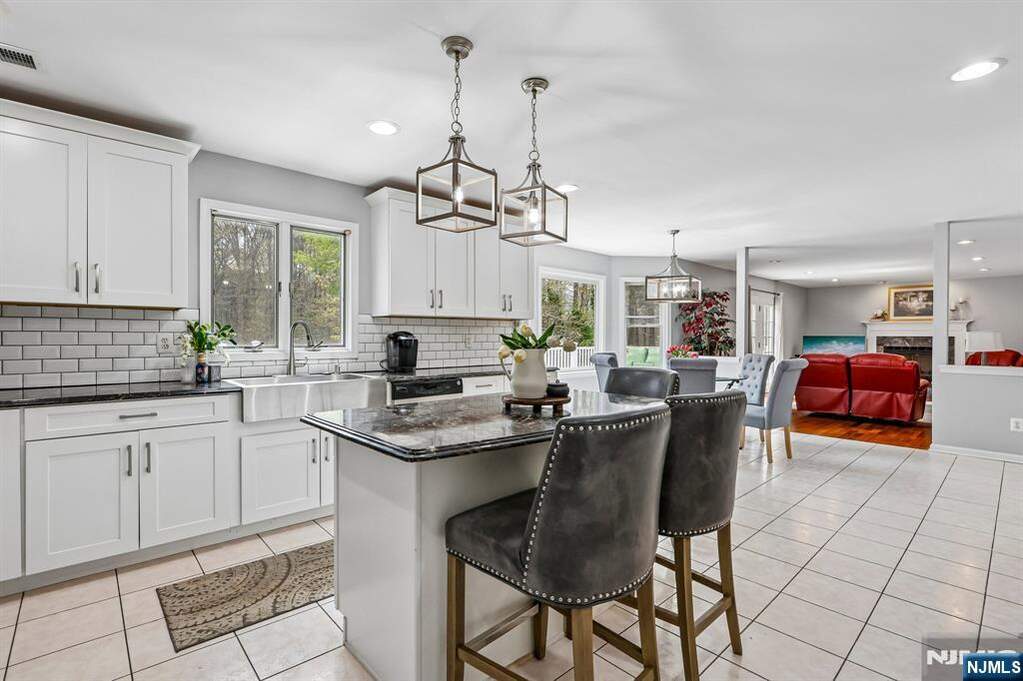 5 Bedroom Single Family Home/House's Image 21