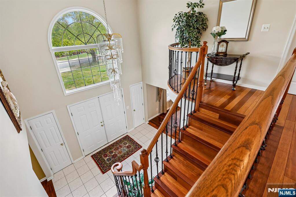 5 Bedroom Single Family Home/House's Image 26