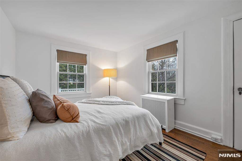 5 Bedroom Single Family Home/House's Image 20