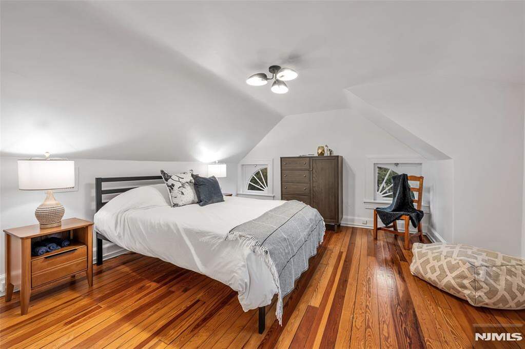 5 Bedroom Single Family Home/House's Image 22