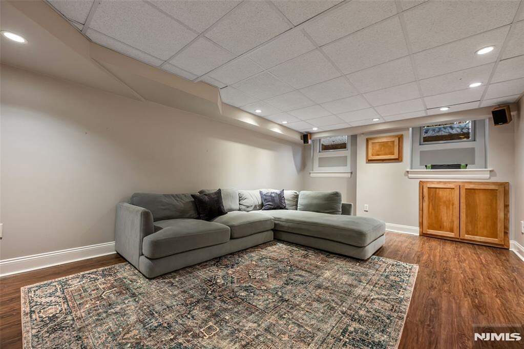 5 Bedroom Single Family Home/House's Image 26