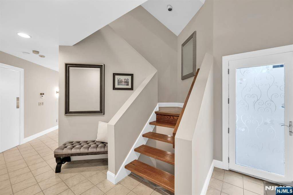 5 Bedroom Single Family Home/House's Image 21
