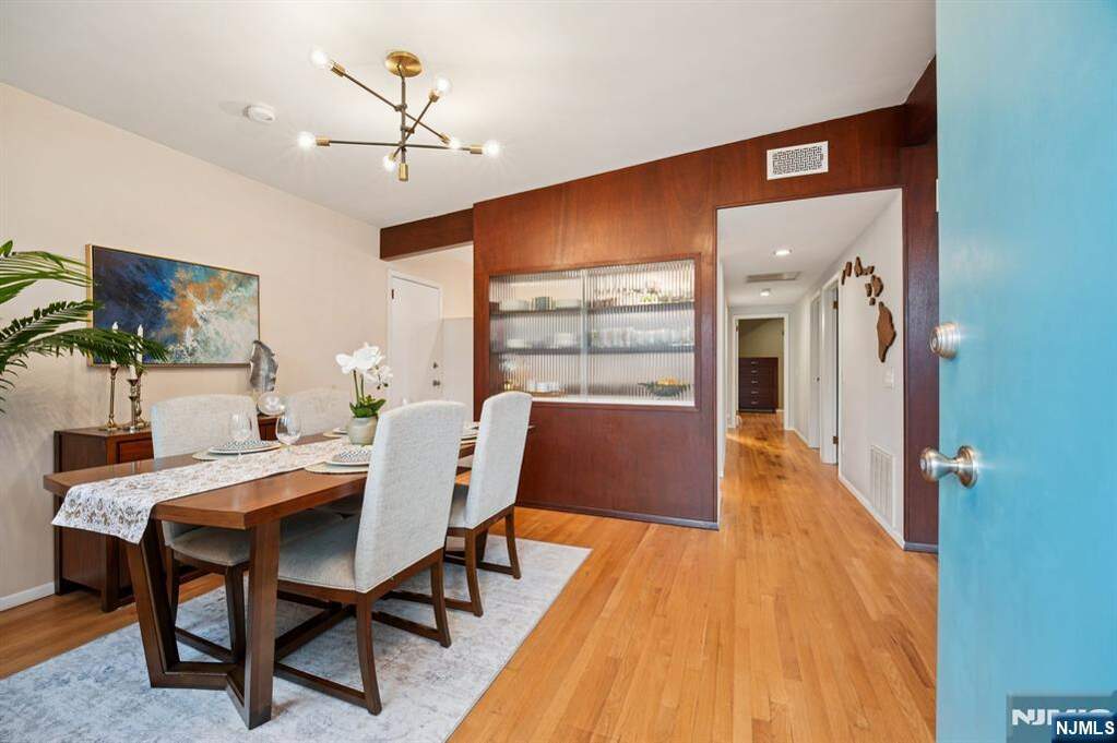 3 Bedroom Single Family Home/House's Image 7