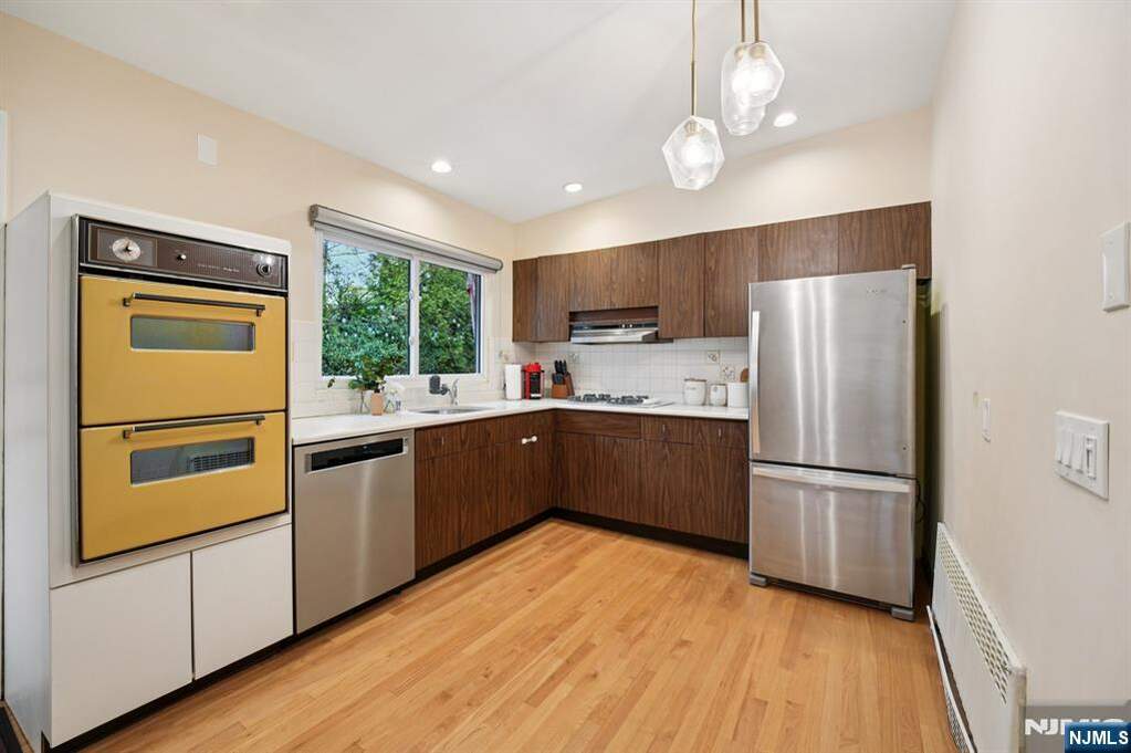 3 Bedroom Single Family Home/House's Image 11