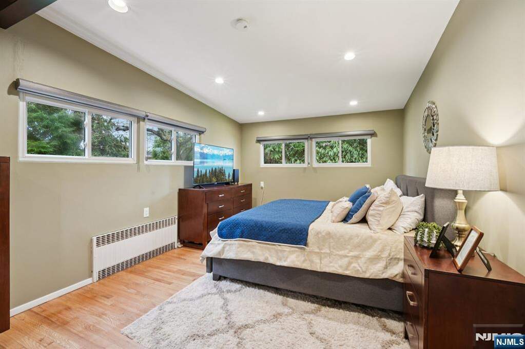 3 Bedroom Single Family Home/House's Image 16