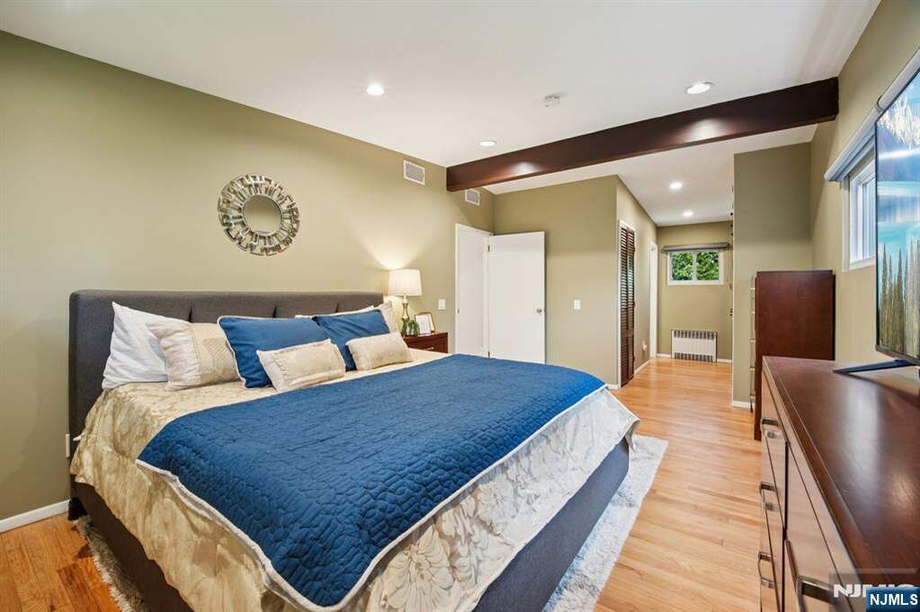 3 Bedroom Single Family Home/House's Image 17