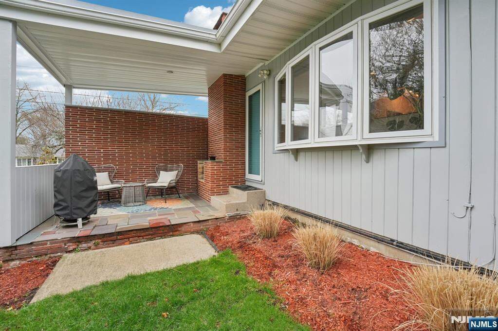 3 Bedroom Single Family Home/House's Image 35