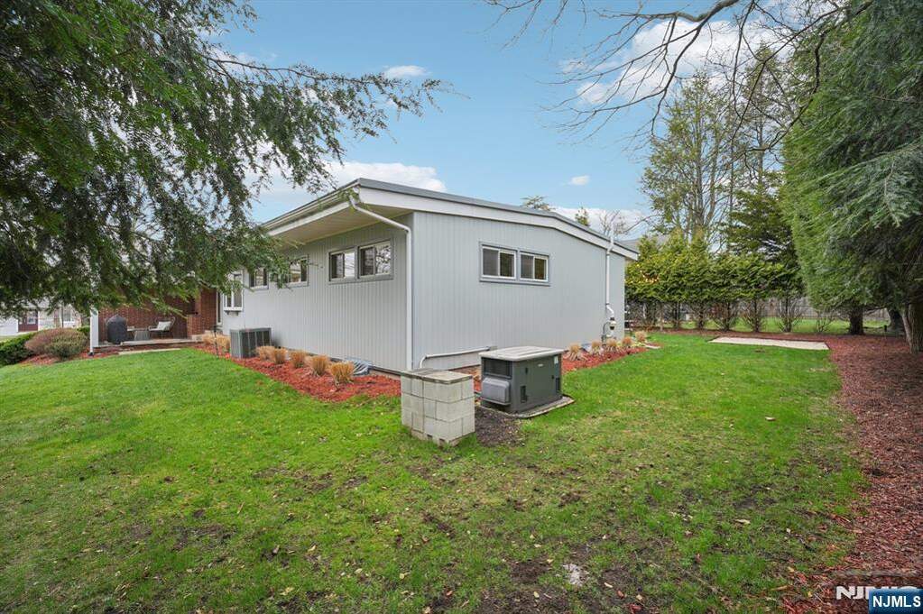 3 Bedroom Single Family Home/House's Image 40