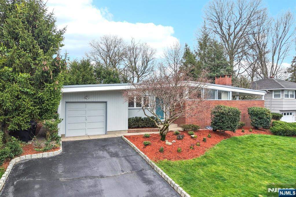 3 Bedroom Single Family Home/House's Image 41