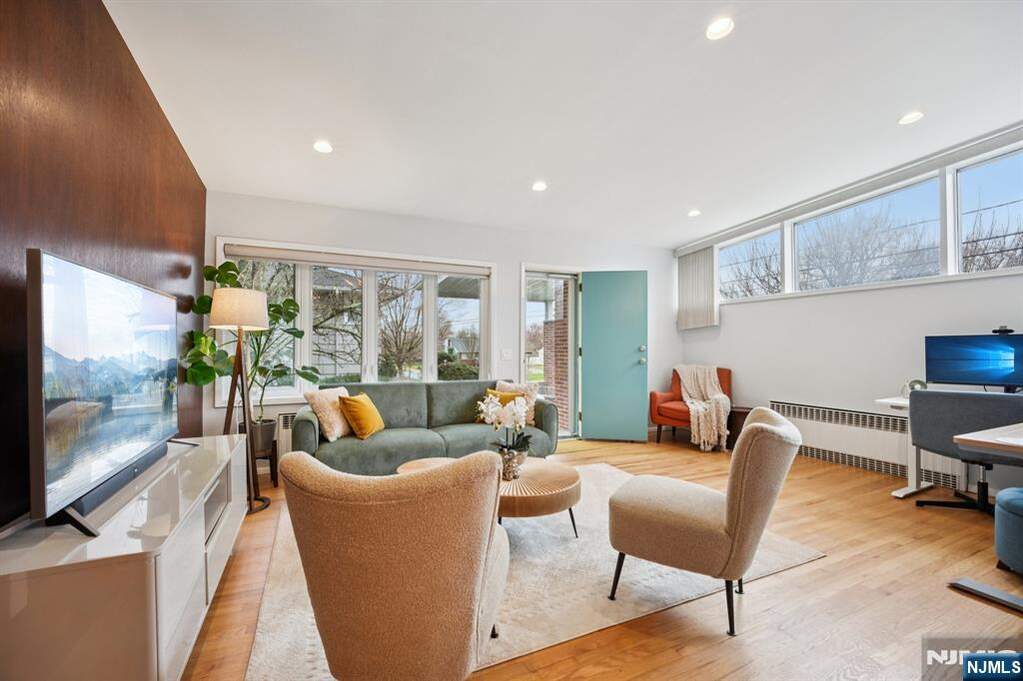 3 Bedroom Single Family Home/House's Image 6