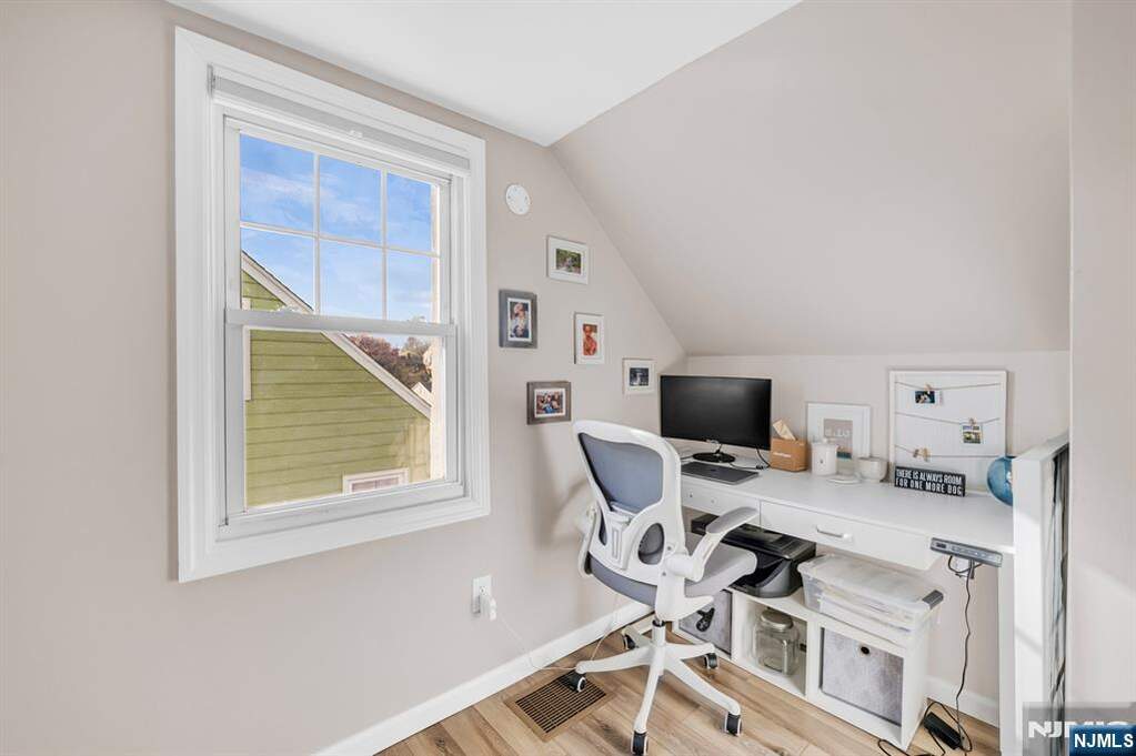 3 Bedroom Single Family Home/House's Image 19