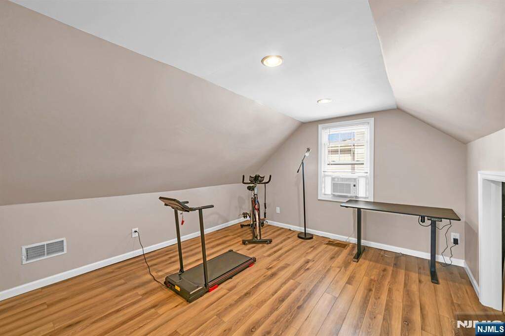3 Bedroom Single Family Home/House's Image 20