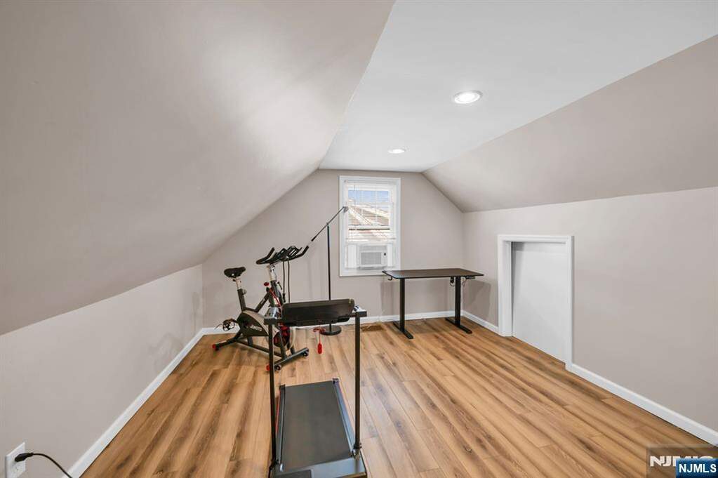 3 Bedroom Single Family Home/House's Image 21