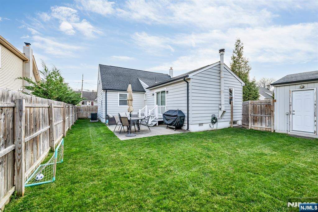 3 Bedroom Single Family Home/House's Image 22