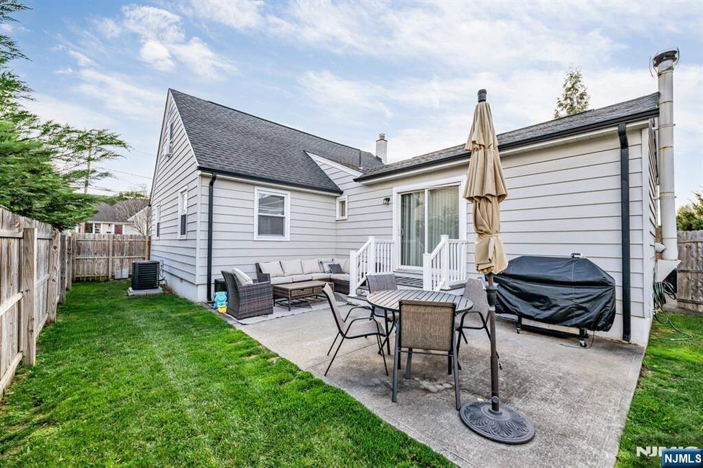 3 Bedroom Single Family Home/House's Image 24