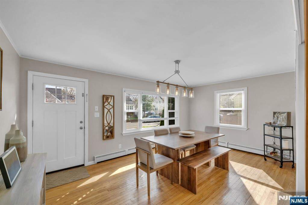 3 Bedroom Single Family Home/House's Image 3
