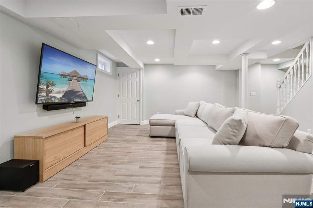 3 Bedroom Single Family Home/House's Image 17