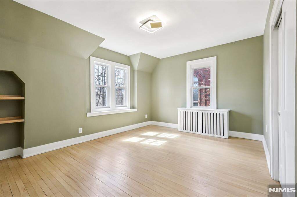 5 Bedroom Single Family Home/House's Image 18