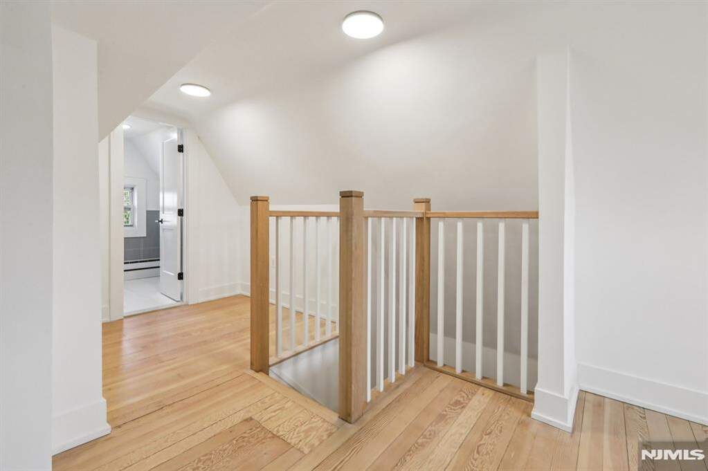 5 Bedroom Single Family Home/House's Image 27