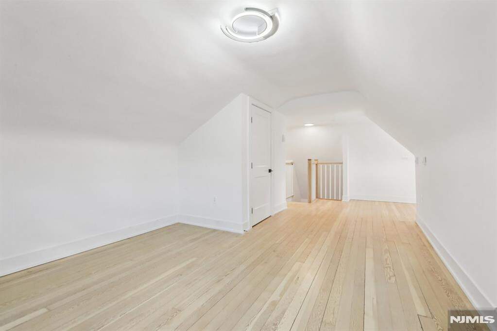 5 Bedroom Single Family Home/House's Image 29