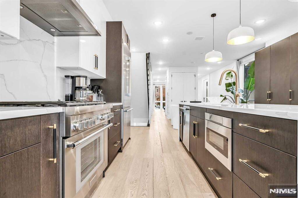 4 Bedroom Villa/Townhouse's Image 16