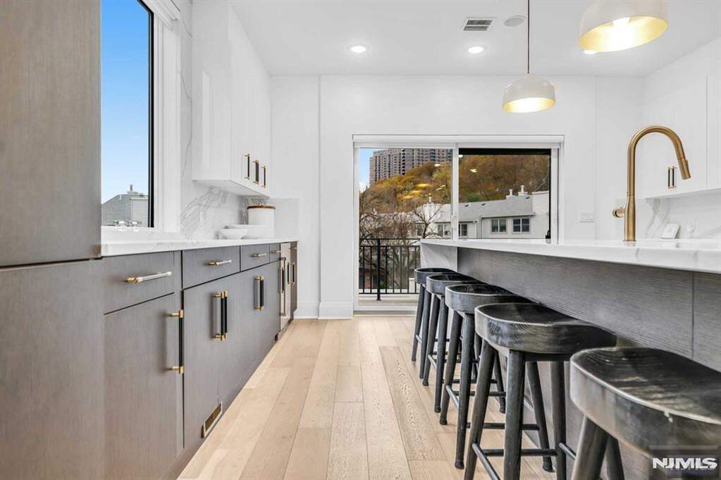 4 Bedroom Villa/Townhouse's Image 18