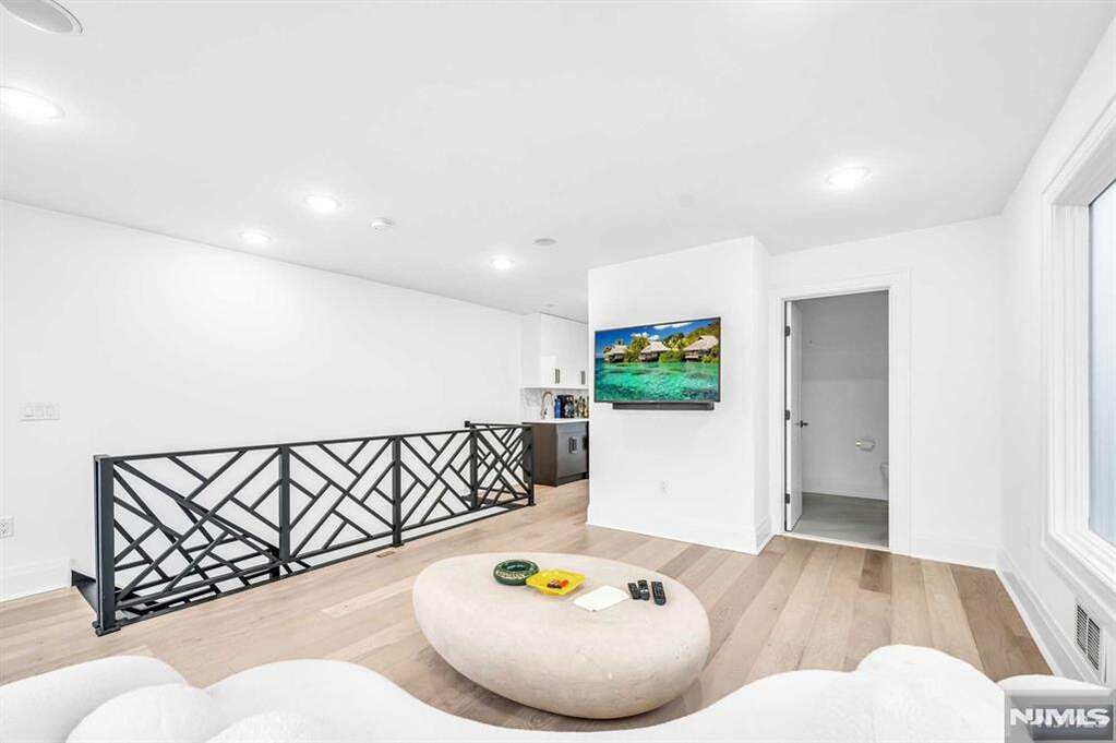 4 Bedroom Villa/Townhouse's Image 34