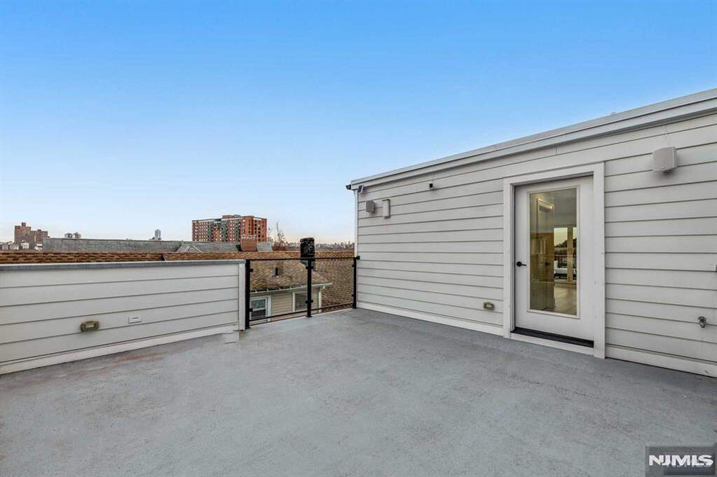 4 Bedroom Villa/Townhouse's Image 41
