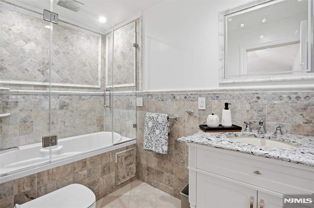 5 Bedroom Single Family Home/House's Image 20