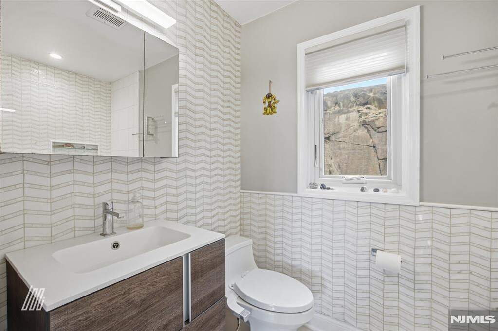 2 Bedroom Apartment/Flat's Image 14