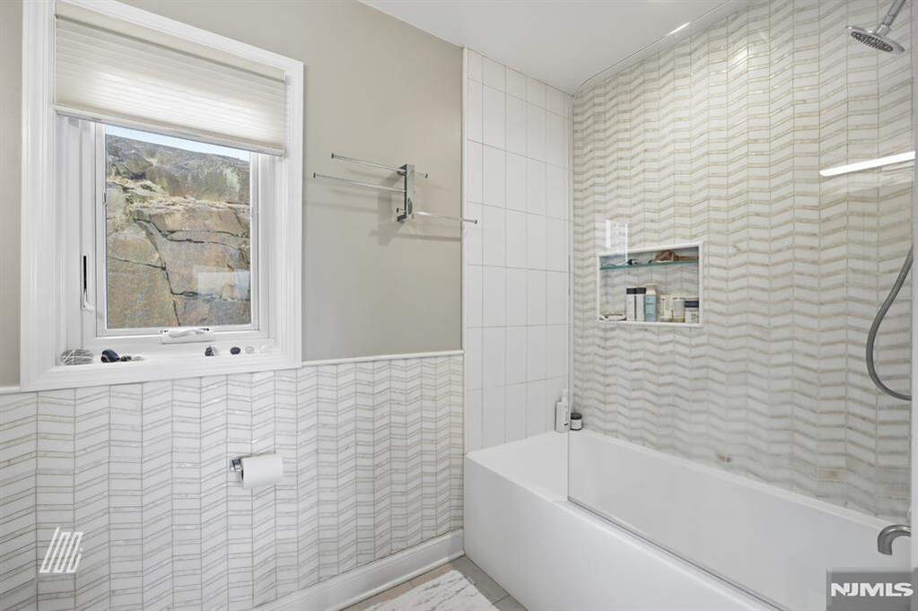 2 Bedroom Apartment/Flat's Image 15