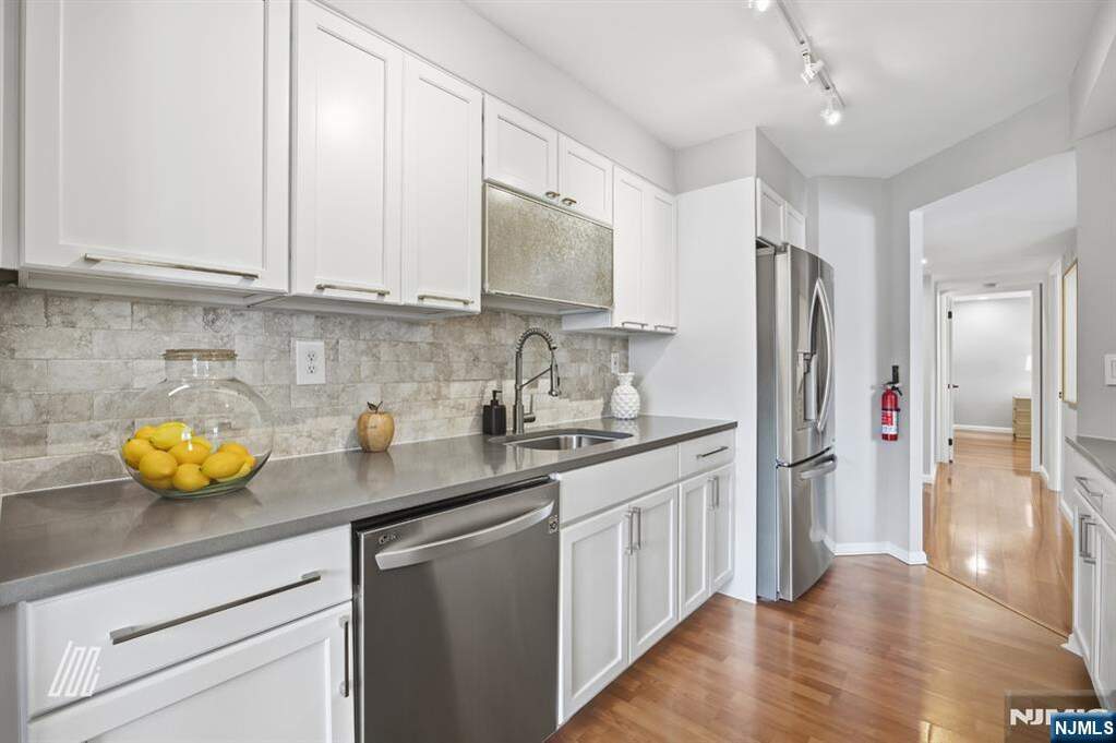 2 Bedroom Apartment/Flat's Image 8