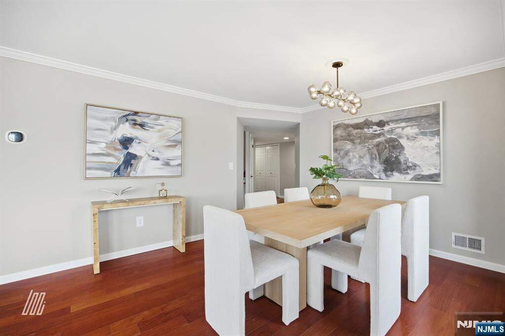 2 Bedroom Apartment/Flat's Image 4
