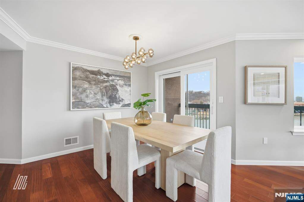 2 Bedroom Apartment/Flat's Image 5