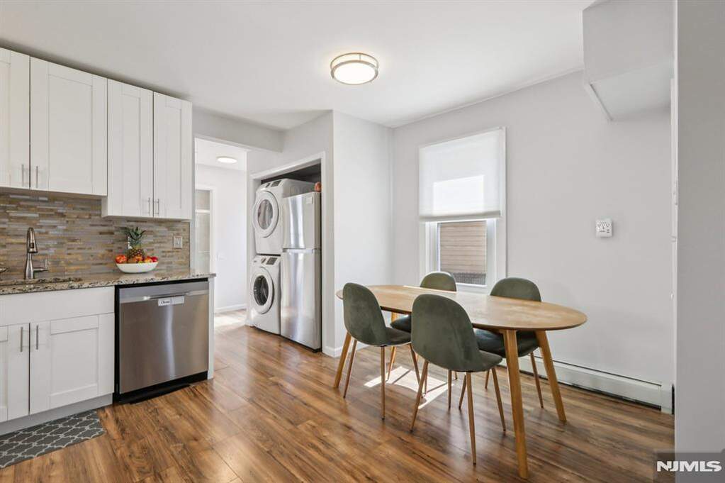 3 Bedroom Single Family Home/House's Image 8