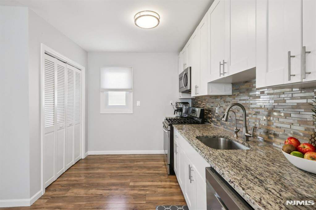 3 Bedroom Single Family Home/House's Image 14