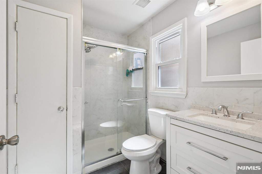 3 Bedroom Single Family Home/House's Image 28
